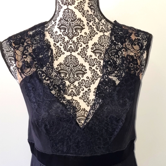 contony Dresses & Skirts - Contony, silk black/tan with lace detail dress, button-up back, v-neck, size 12